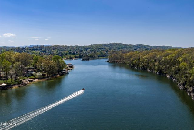760 Lake Point Drive, Piney Flats, TN 37686