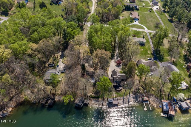 760 Lake Point Drive, Piney Flats, TN 37686