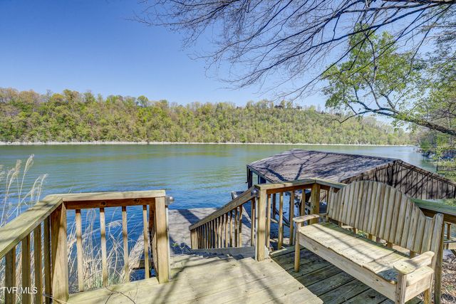 760 Lake Point Drive, Piney Flats, TN 37686