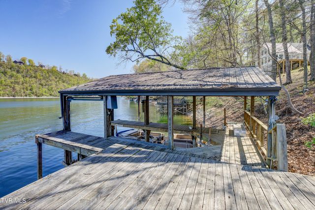 760 Lake Point Drive, Piney Flats, TN 37686