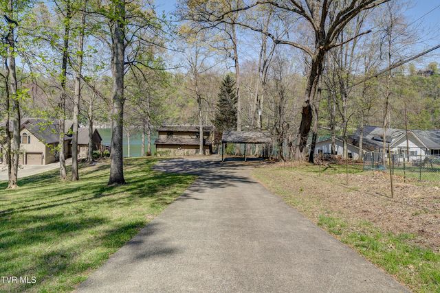 760 Lake Point Drive, Piney Flats, TN 37686