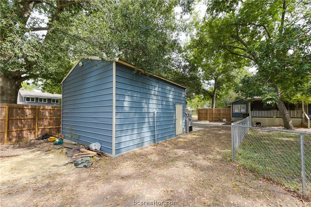 602 West Buck Street, Caldwell, TX 77836 — photo 3