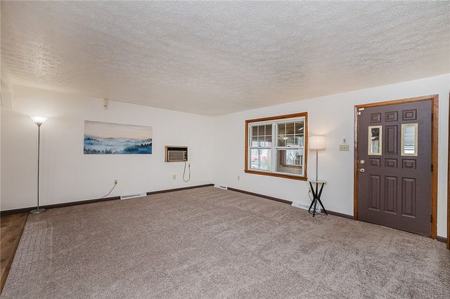 28 Indiana Ave, Avonmore, PA 15618