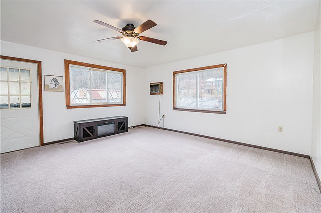 28 Indiana Ave, Avonmore, PA 15618