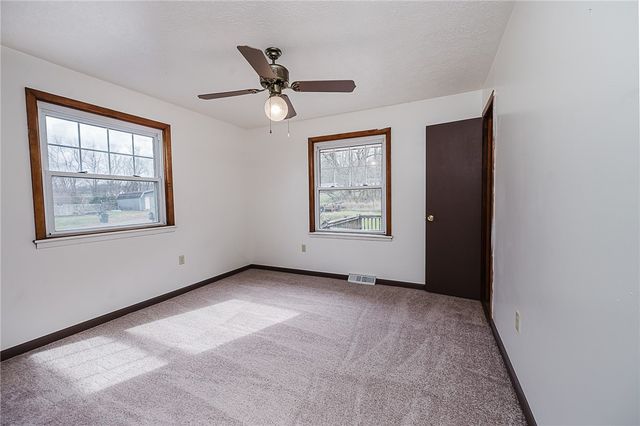 28 Indiana Ave, Avonmore, PA 15618