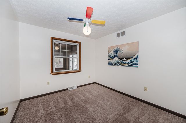 28 Indiana Ave, Avonmore, PA 15618