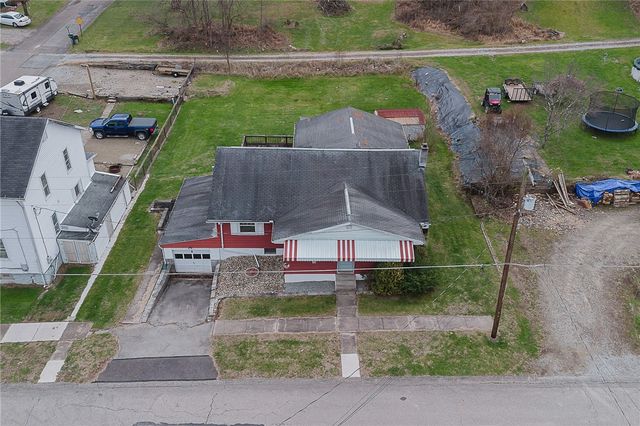 28 Indiana Ave, Avonmore, PA 15618