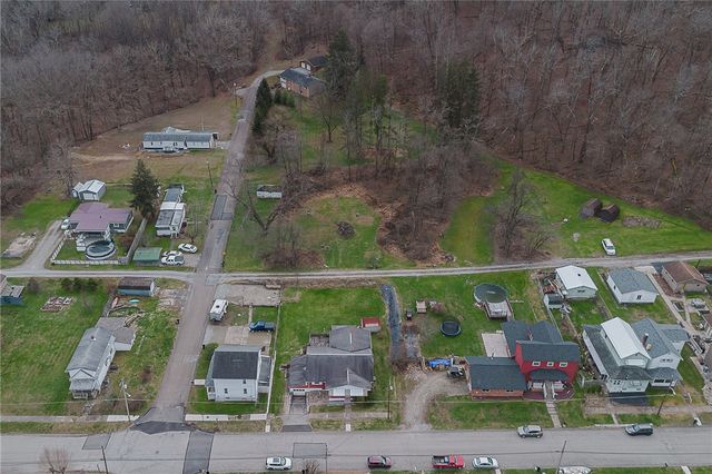 28 Indiana Ave, Avonmore, PA 15618