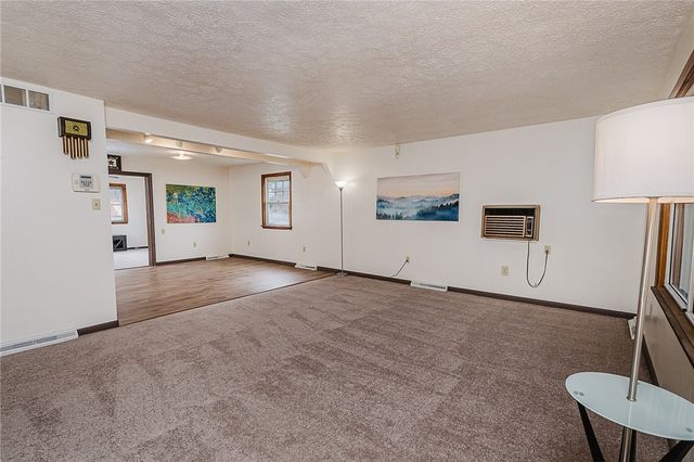 28 Indiana Ave, Avonmore, PA 15618