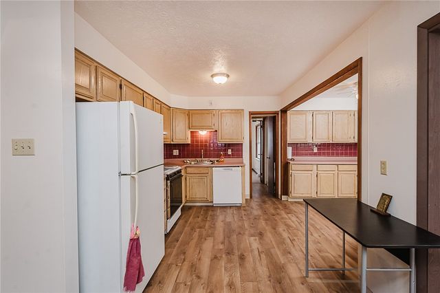 28 Indiana Ave, Avonmore, PA 15618