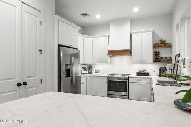 325 Bacque Crescent Drive A, Lafayette, LA 70503