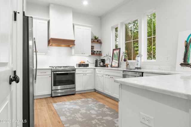 325 Bacque Crescent Drive A, Lafayette, LA 70503