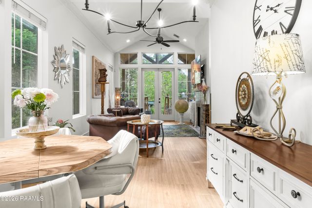 325 Bacque Crescent Drive A, Lafayette, LA 70503