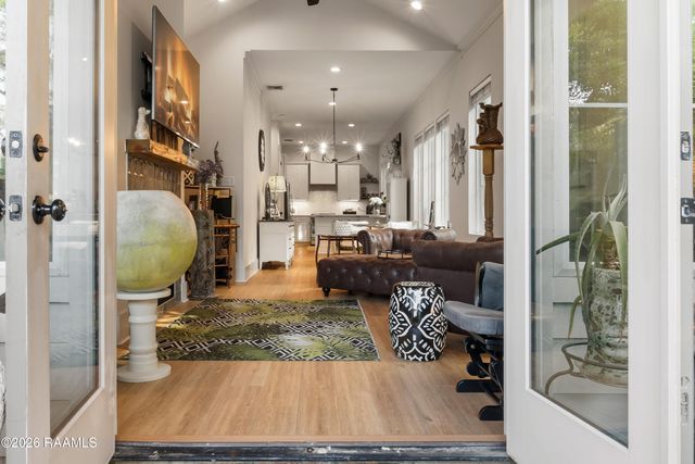 325 Bacque Crescent Drive A, Lafayette, LA 70503