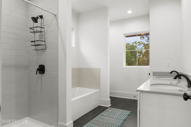 325 Bacque Crescent Drive A, Lafayette, LA 70503