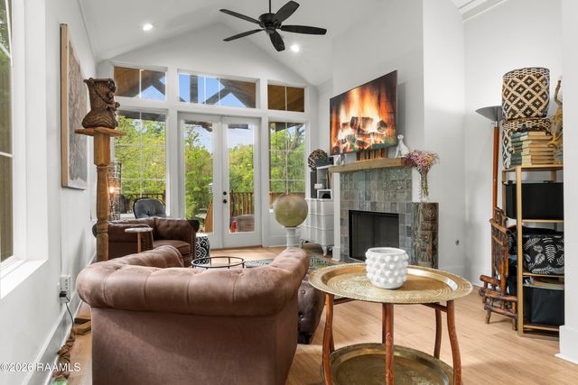 325 Bacque Crescent Drive A, Lafayette, LA 70503