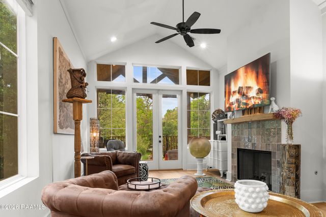 325 Bacque Crescent Drive A, Lafayette, LA 70503