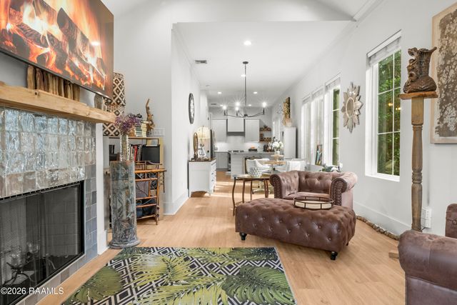 325 Bacque Crescent Drive A, Lafayette, LA 70503