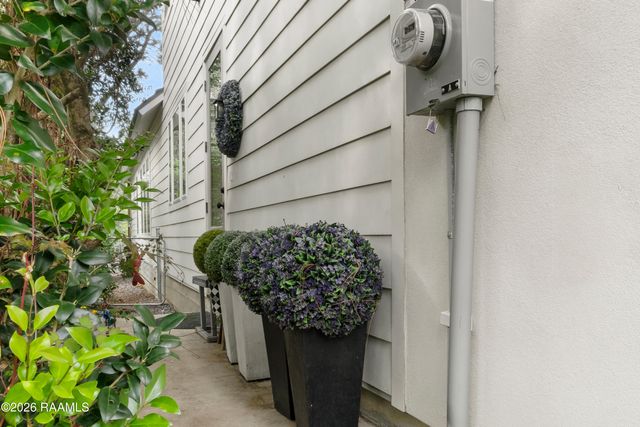 325 Bacque Crescent Drive A, Lafayette, LA 70503