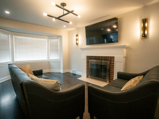 274 N Berteau Avenue, Elmhurst, IL 60126