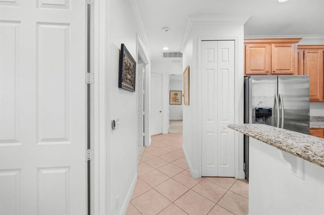 7327 Sea Pines Court, Port St. Lucie, FL 34986