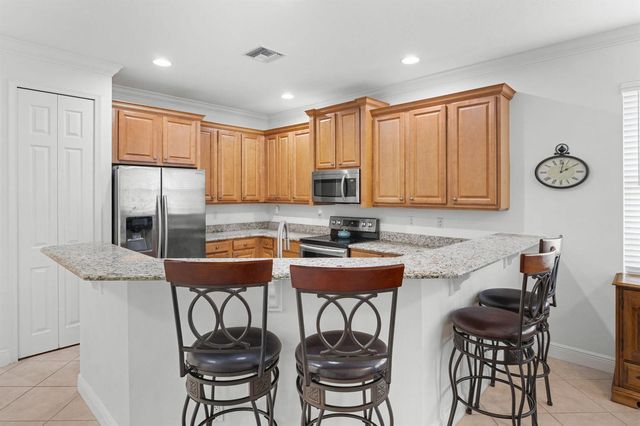 7327 Sea Pines Court, Port St. Lucie, FL 34986