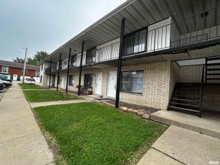 1900 Sheridan Rd Apt 7, Pekin, IL 61554