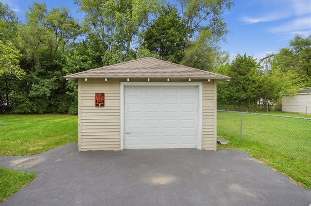 58 Woodbine Drive, Crystal Lake, IL 60014