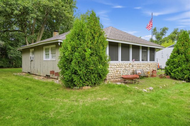 58 Woodbine Drive, Crystal Lake, IL 60014