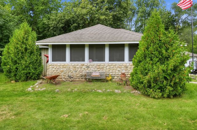 58 Woodbine Drive, Crystal Lake, IL 60014