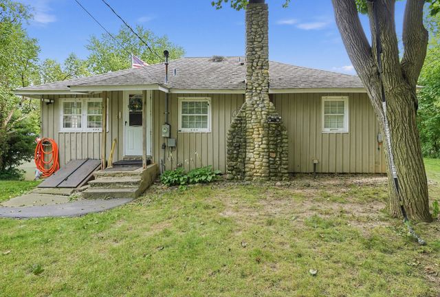 58 Woodbine Drive, Crystal Lake, IL 60014