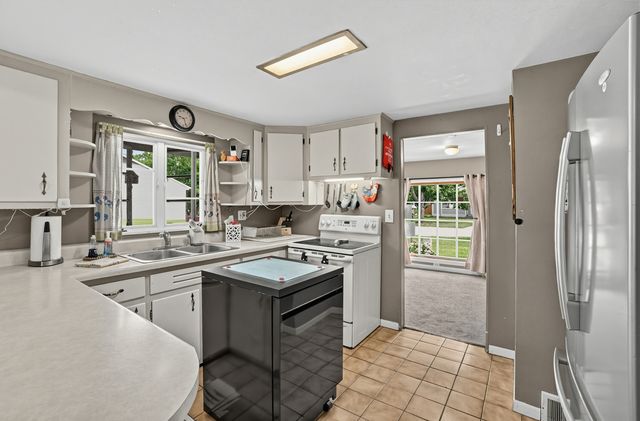58 Woodbine Drive, Crystal Lake, IL 60014