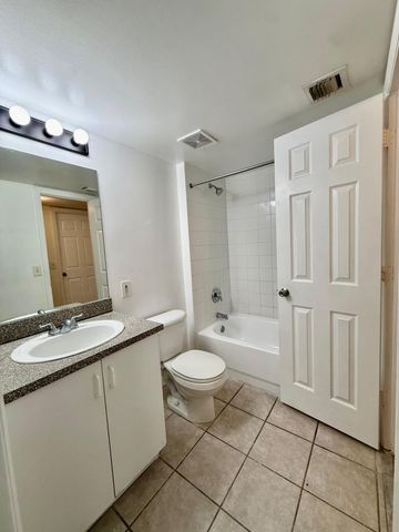 5065 Wiles Road 204, Coconut Creek, FL 33073