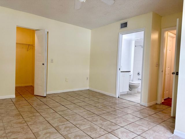 5065 Wiles Road 204, Coconut Creek, FL 33073