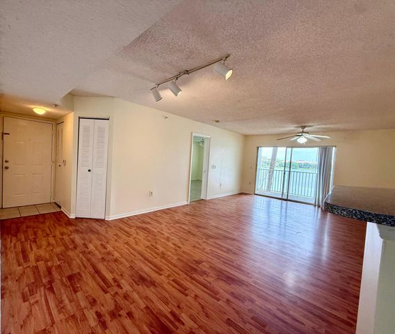 5065 Wiles Road 204, Coconut Creek, FL 33073