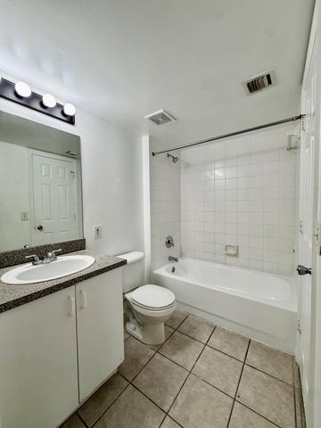 5065 Wiles Road 204, Coconut Creek, FL 33073