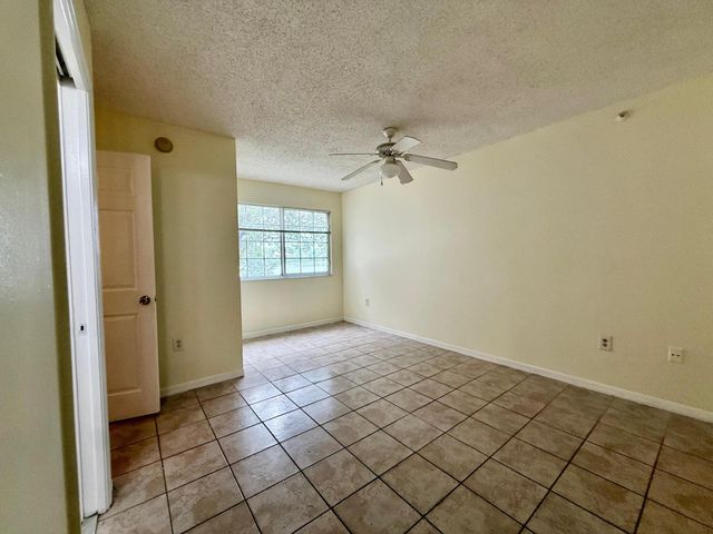 5065 Wiles Road 204, Coconut Creek, FL 33073