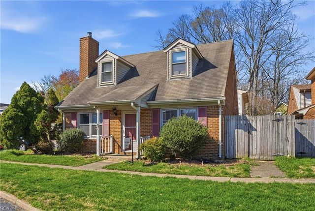 219 Loch CIR, Hampton, VA 23669