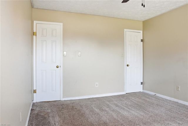 219 Loch CIR, Hampton, VA 23669