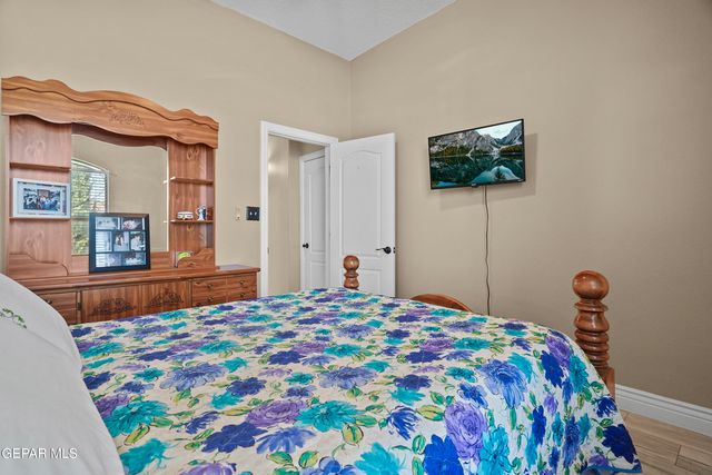 5552 GUSTAVO MADRID Lane, El Paso, TX 79934