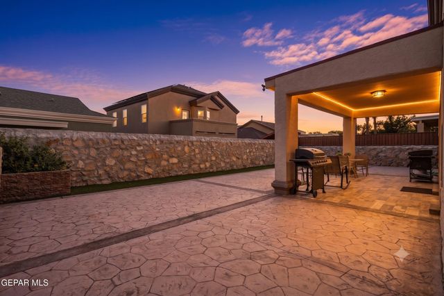 5552 GUSTAVO MADRID Lane, El Paso, TX 79934