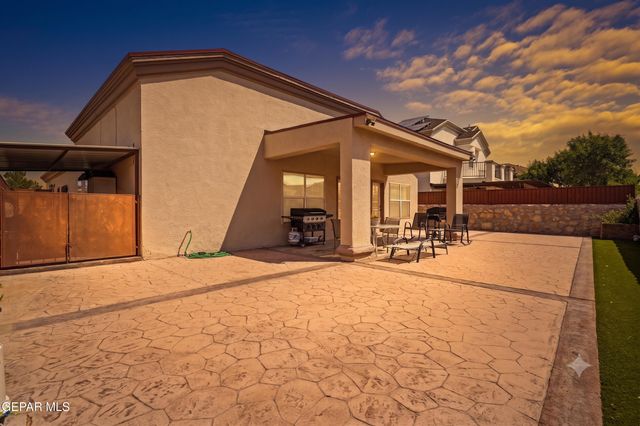 5552 GUSTAVO MADRID Lane, El Paso, TX 79934