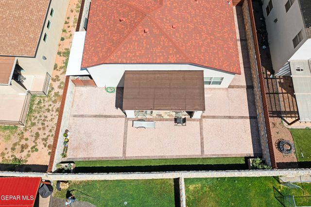 5552 GUSTAVO MADRID Lane, El Paso, TX 79934