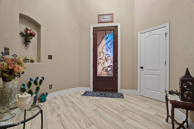 5552 GUSTAVO MADRID Lane, El Paso, TX 79934