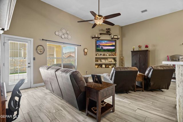 5552 GUSTAVO MADRID Lane, El Paso, TX 79934