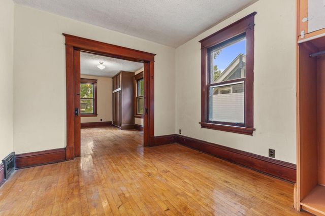 1256 Ashland Avenue, Saint Paul, MN 55104