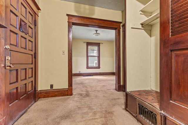 1256 Ashland Avenue, Saint Paul, MN 55104