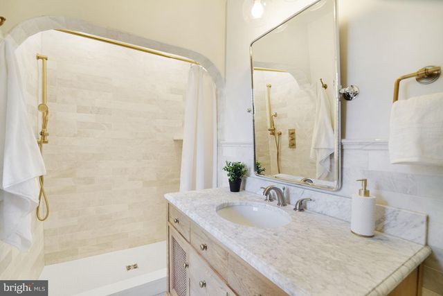 625 S SAINT ASAPH ST, Alexandria, VA 22314