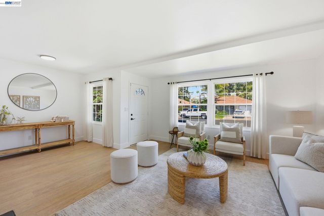 363 Lafayette Ave, Hayward, CA 94544