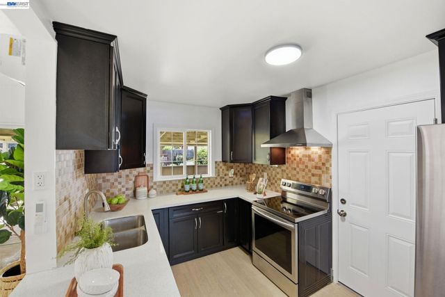 363 Lafayette Ave, Hayward, CA 94544